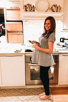 Maternity Christmas Outfits
