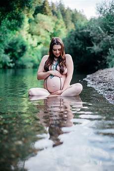 Pregnancy Photoshoot Outfits